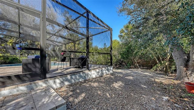 421 ISLAND CIRCLE, Sarasota, FL 34242