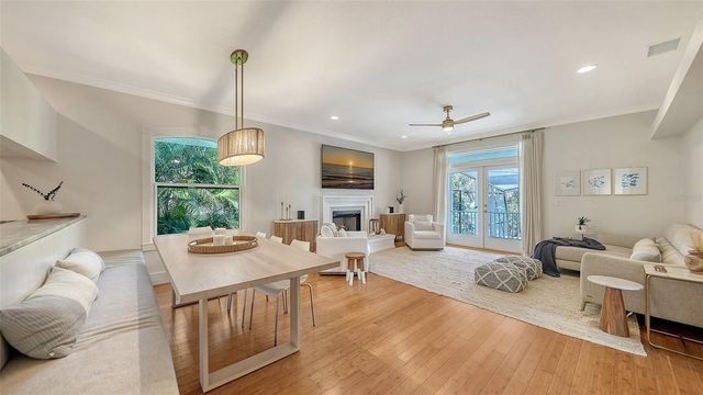 421 ISLAND CIRCLE, Sarasota, FL 34242