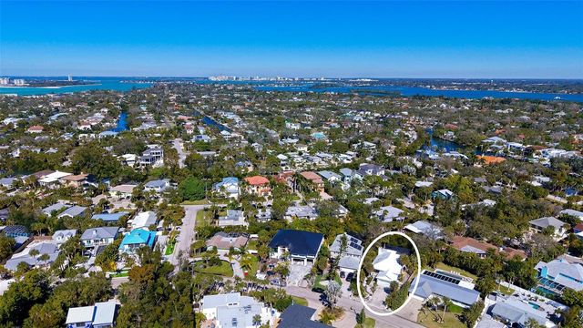 421 ISLAND CIRCLE, Sarasota, FL 34242