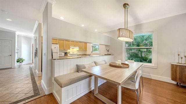 421 ISLAND CIRCLE, Sarasota, FL 34242