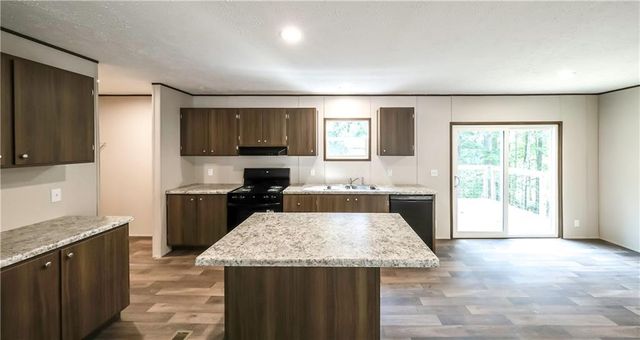 534 Tree Ridge, Carrollton, GA 30116