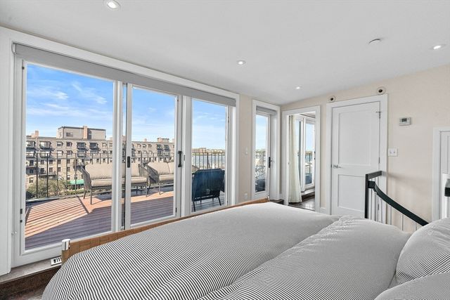 33 Commercial Wharf 52, Boston, MA 02110