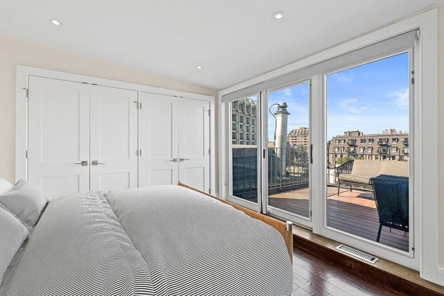 33 Commercial Wharf 52, Boston, MA 02110