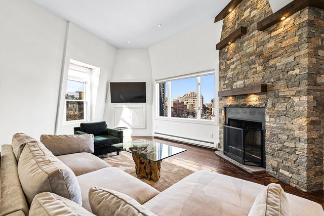 33 Commercial Wharf 52, Boston, MA 02110