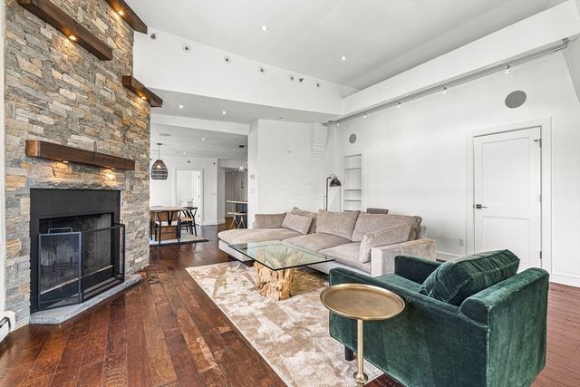 33 Commercial Wharf 52, Boston, MA 02110