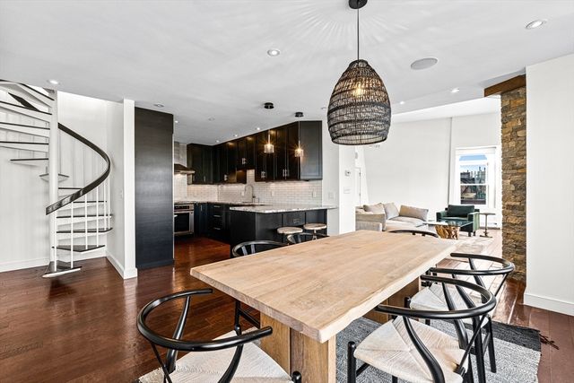 33 Commercial Wharf 52, Boston, MA 02110