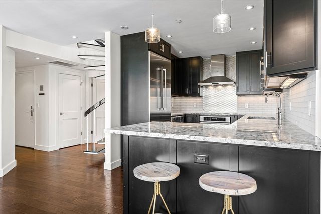 33 Commercial Wharf 52, Boston, MA 02110
