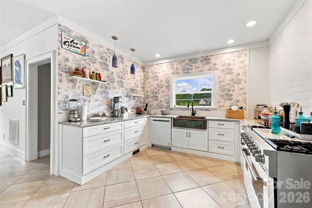 3242 Cornwell Drive, Morganton, NC 28655