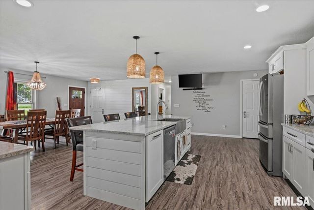 12069 State Route 4, Auburn, IL 62615