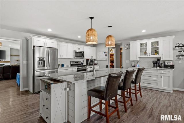 12069 State Route 4, Auburn, IL 62615