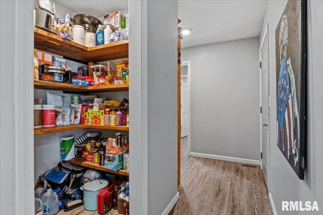 12069 State Route 4, Auburn, IL 62615