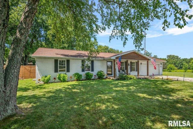 12069 State Route 4, Auburn, IL 62615