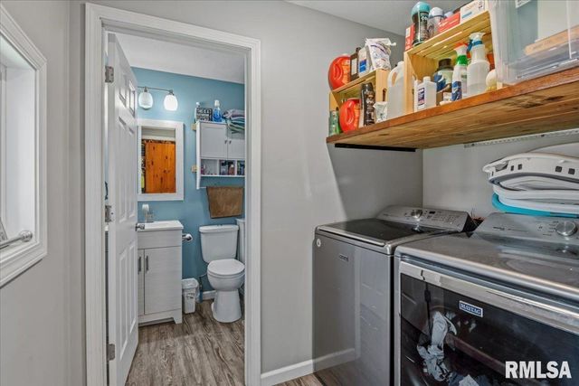 12069 State Route 4, Auburn, IL 62615