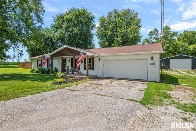 12069 State Route 4, Auburn, IL 62615