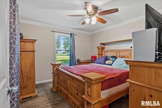 12069 State Route 4, Auburn, IL 62615