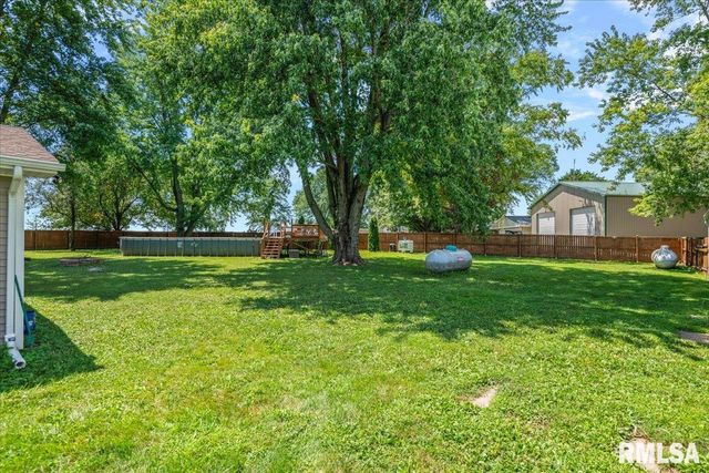 12069 State Route 4, Auburn, IL 62615