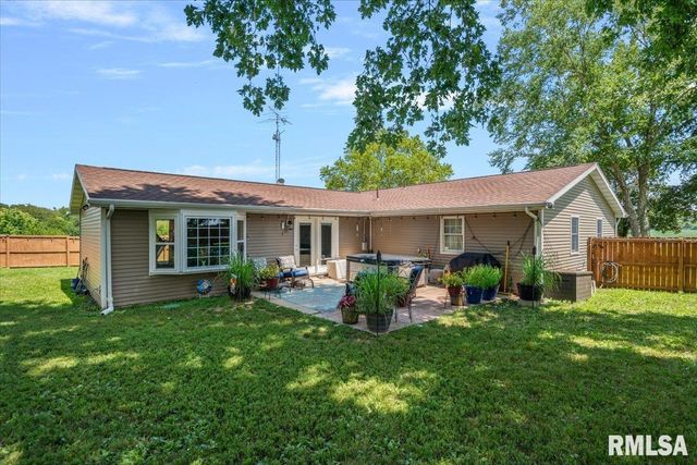 12069 State Route 4, Auburn, IL 62615