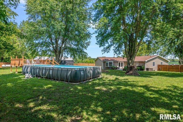 12069 State Route 4, Auburn, IL 62615