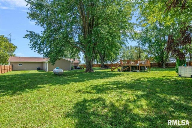 12069 State Route 4, Auburn, IL 62615