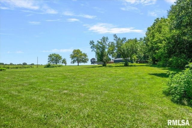 12069 State Route 4, Auburn, IL 62615