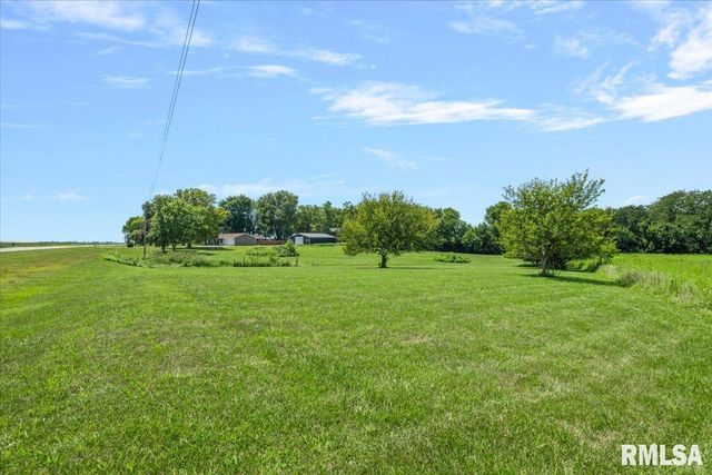 12069 State Route 4, Auburn, IL 62615