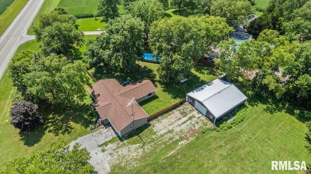 12069 State Route 4, Auburn, IL 62615