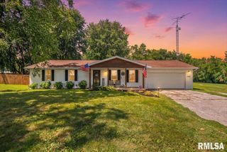 12069 State Route 4, Auburn, IL 62615