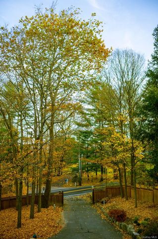 636 Quaker Road, Chappaqua, NY 10514