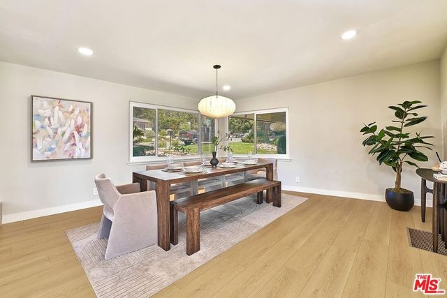 1908 Lyans Drive, La Canada Flintridge, CA 91011