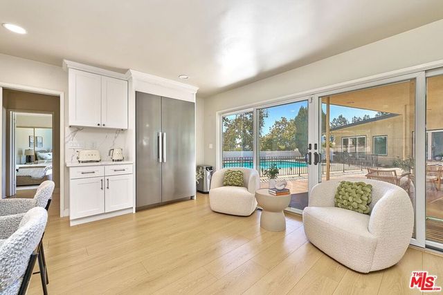 1908 Lyans Drive, La Canada Flintridge, CA 91011