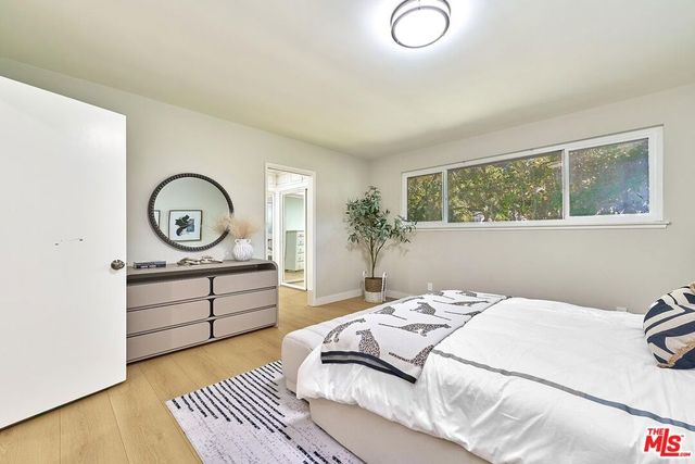 1908 Lyans Drive, La Canada Flintridge, CA 91011