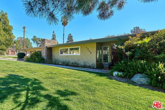 1908 Lyans Drive, La Canada Flintridge, CA 91011