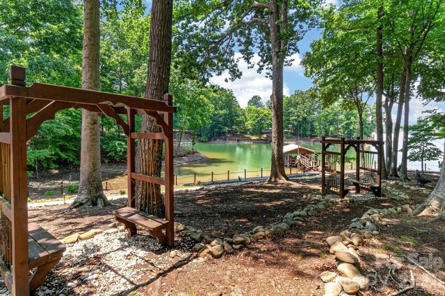 105 Quail Lane, Mooresville, NC 28117