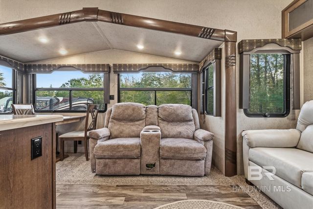 11877 Gateway Drive, Elberta, AL 36530