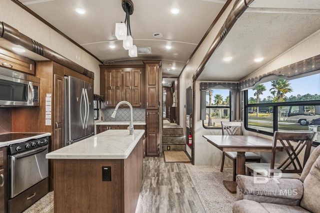 11877 Gateway Drive, Elberta, AL 36530