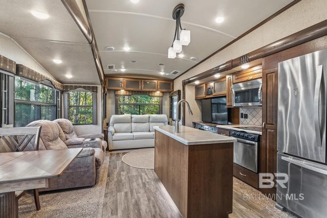 11877 Gateway Drive, Elberta, AL 36530