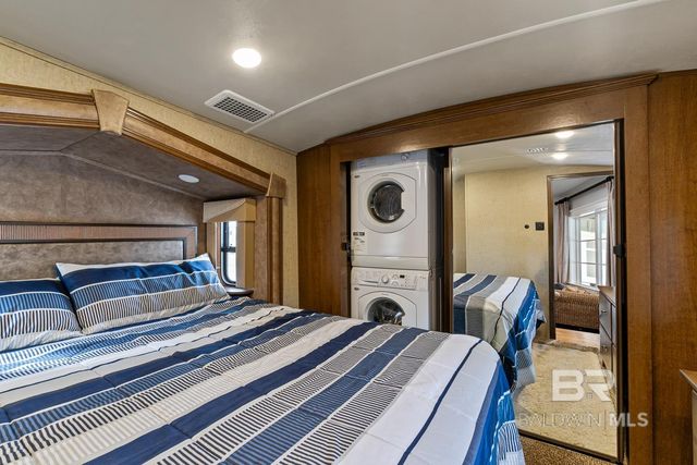 11877 Gateway Drive, Elberta, AL 36530