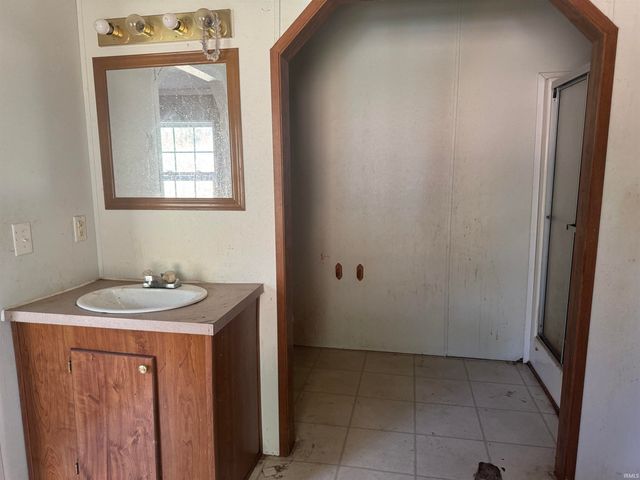 1120 N 100 E, Princeton, IN 47670