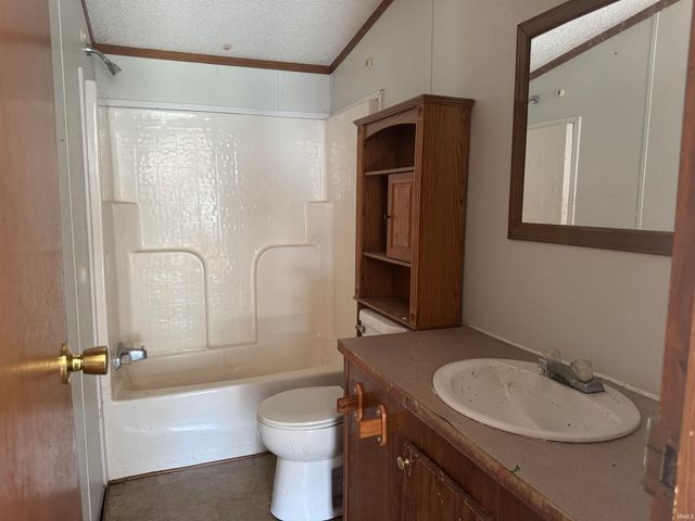 1120 N 100 E, Princeton, IN 47670