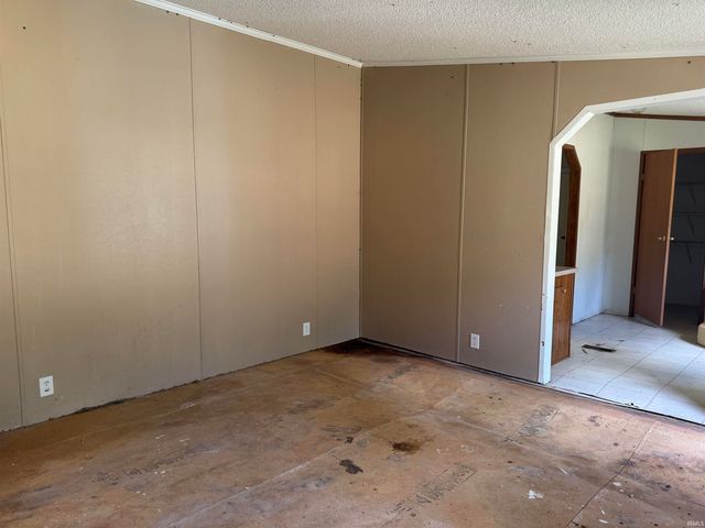 1120 N 100 E, Princeton, IN 47670