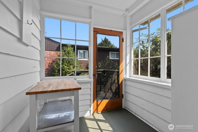 6214 24th Avenue NE, Seattle, WA 98115