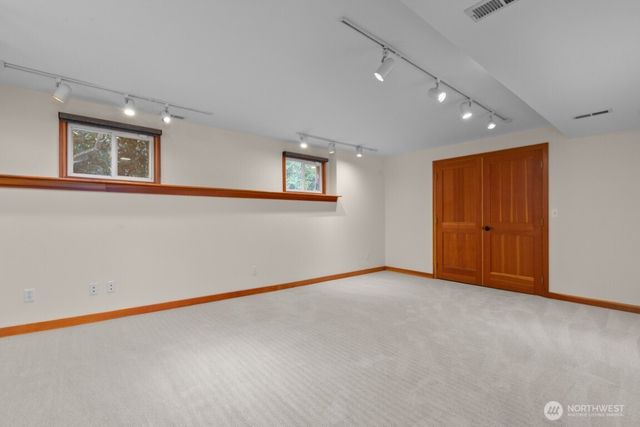 6214 24th Avenue NE, Seattle, WA 98115