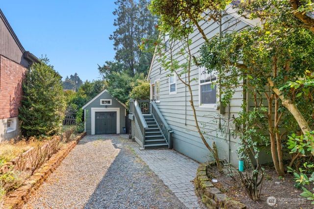 6214 24th Avenue NE, Seattle, WA 98115