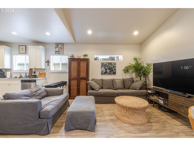 16424 BASSETT Dr, La Pine, OR 97739