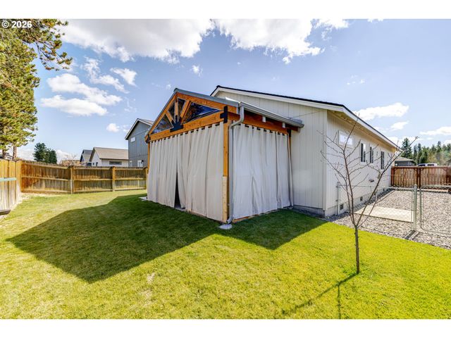 16424 BASSETT Dr, La Pine, OR 97739