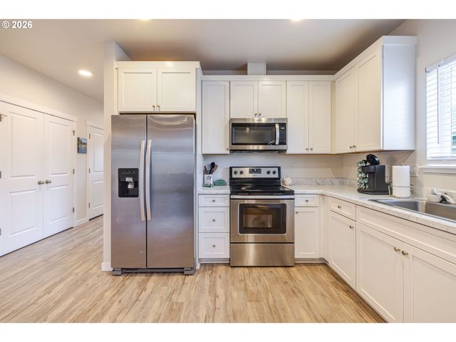 16424 BASSETT Dr, La Pine, OR 97739