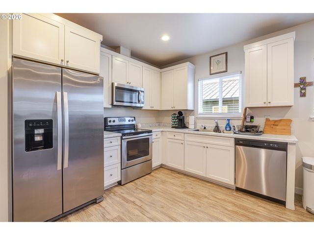 16424 BASSETT Dr, La Pine, OR 97739