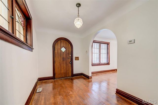 8644 Church Road, St Louis, MO 63147