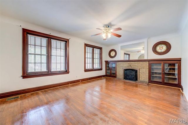 8644 Church Road, St Louis, MO 63147