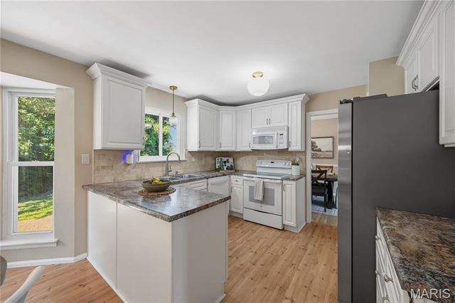 801 Dogwood Grove Court, Ellisville, MO 63021